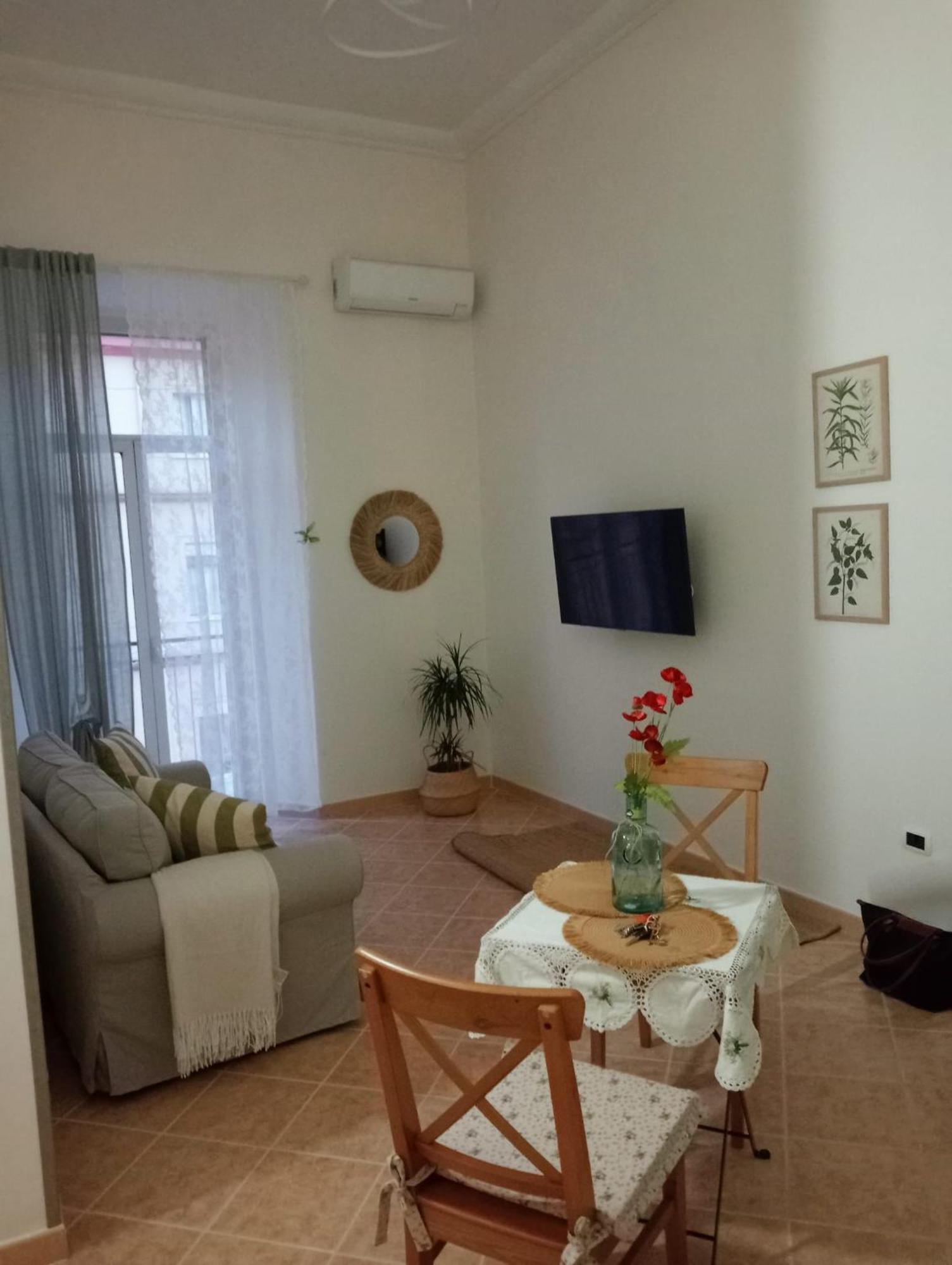נאפולי Appartamento: La Maison Verte מראה חיצוני תמונה