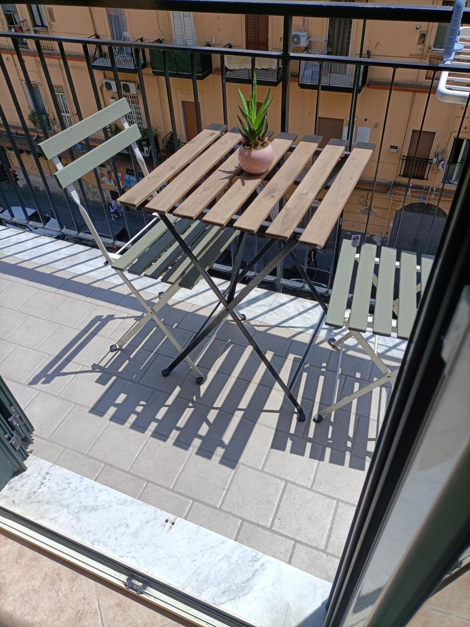 נאפולי Appartamento: La Maison Verte מראה חיצוני תמונה